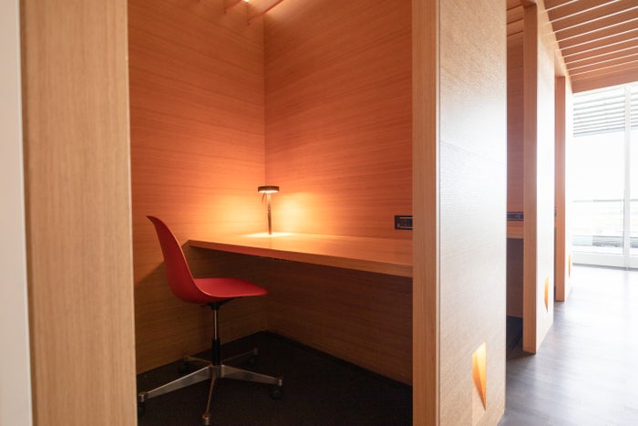 Swiss Senator Lounge Zurich Work