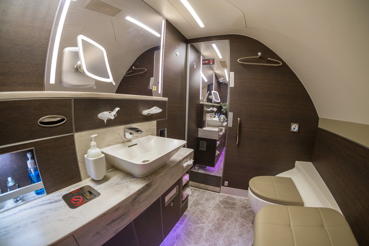 Singapore Airlines new A380 First Suite Main Bathroom - 3