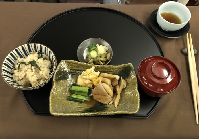 Japan Airlines 777 First Class Review – Tokyo to Los Angeles