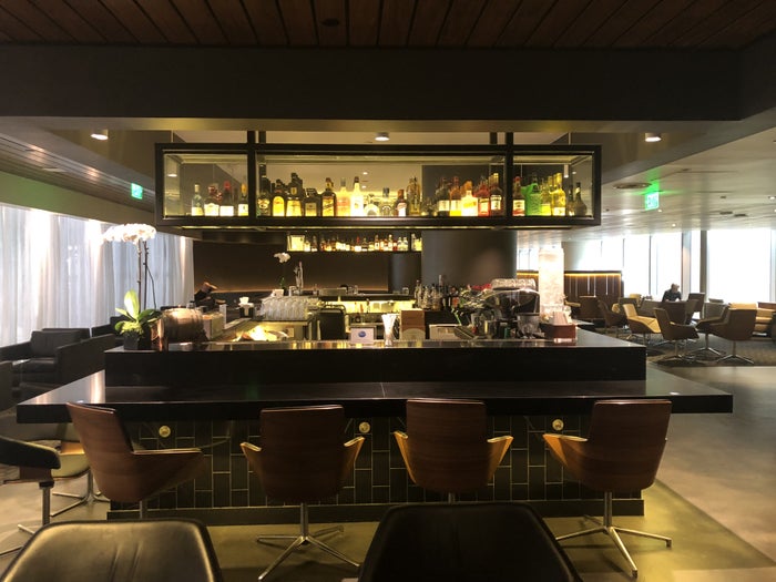 Oneworld Business Class LAX Bar