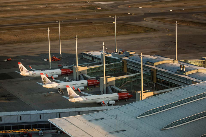 Screen Shot 2018-11-12 at 11.16.53 AM norwegian airplane