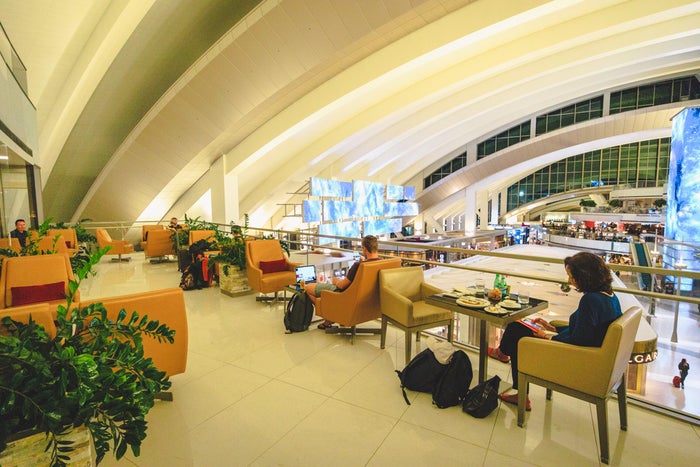 Emirates Lounge Los Angeles Terrace