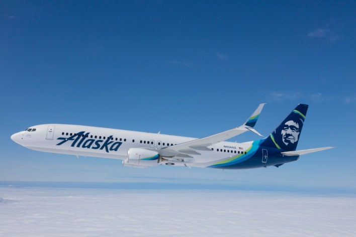 alaska airlines late baggage