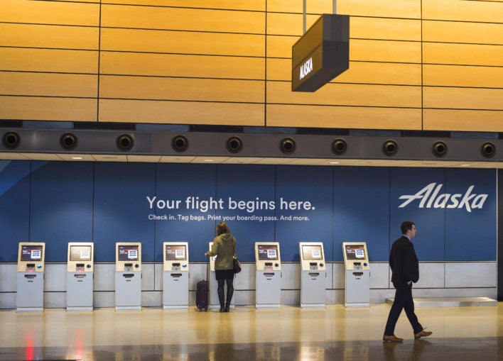 alaska airlines gate check stroller