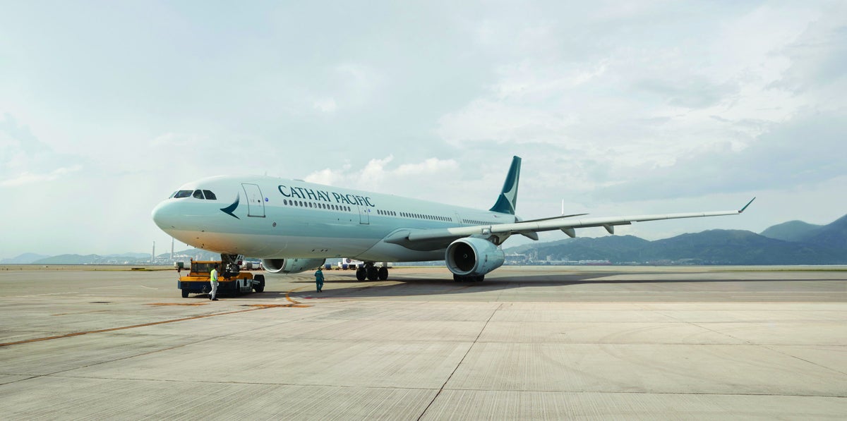 Cathay Pacific Review – Seats, Amenities, Customer Service, Baggage Fees, and More