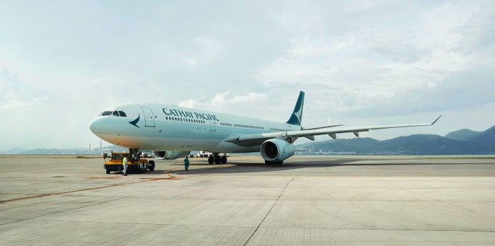 Cathay Pacific Review – Seats, Amenities, Customer Service, Baggage Fees, and More