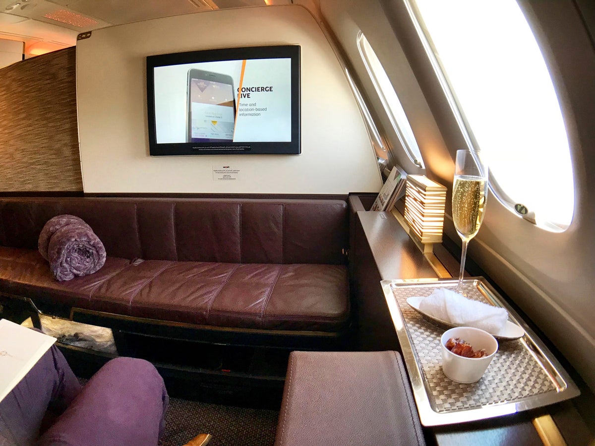 Etihad Apartment - Champagne & Snacks