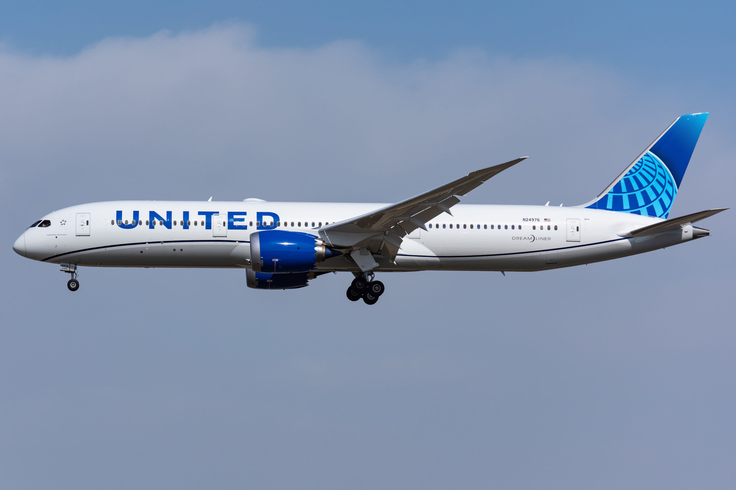 United 787