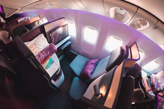 Qatar Airways Boeing 777 “Qsuites” Business Class Review [SYD to DOH]