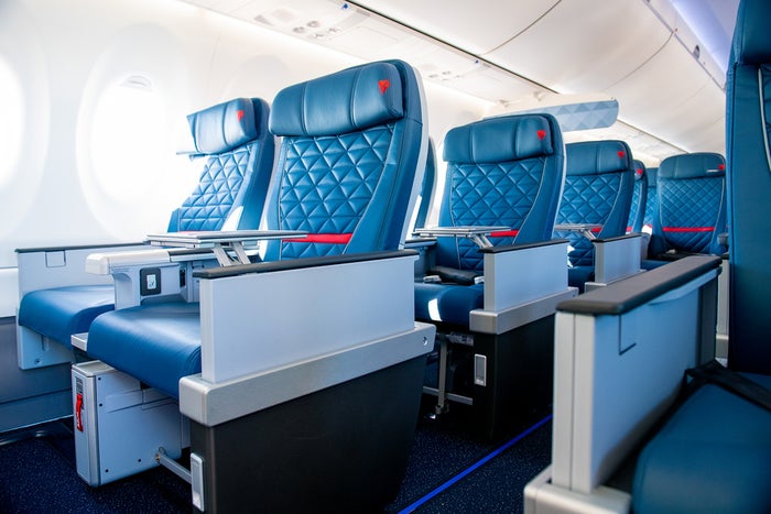 Delta Airlines A220 First Class Delta Airlines A220 First Class