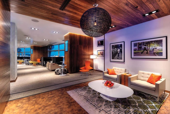 The Amex Platinum – The Best Card for Worldwide Lounge Access [By Far]