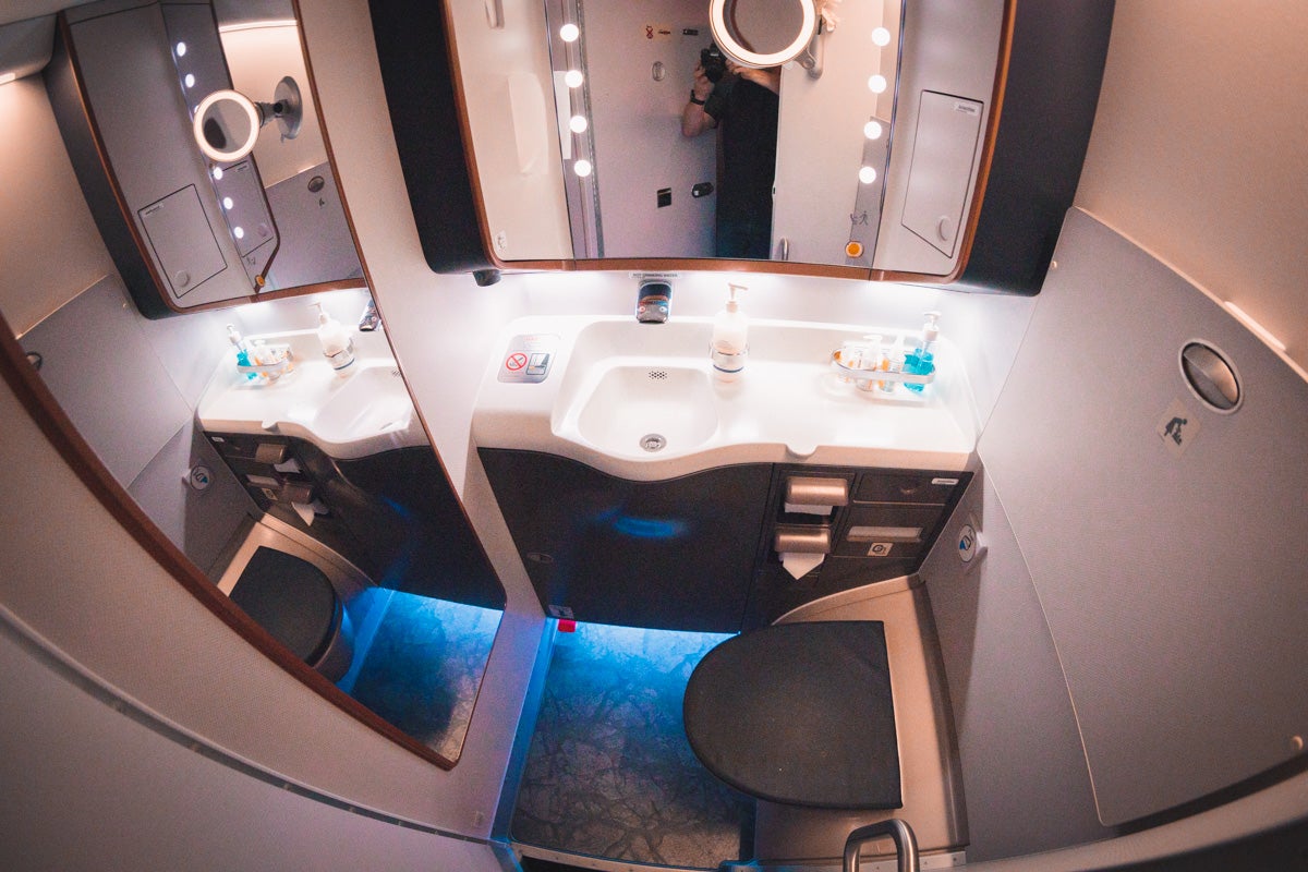 Singapore Airlines Airbus New A380 Business Class Bathroom
