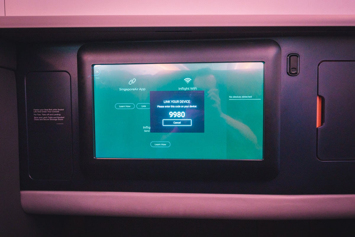 Singapore Airlines Airbus New A380 Business Class IFE