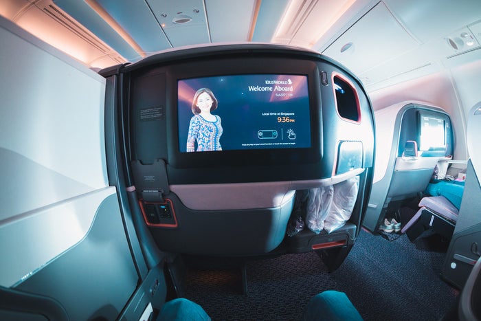 Singapore Airlines Airbus New A380 Business Class Middle Seat