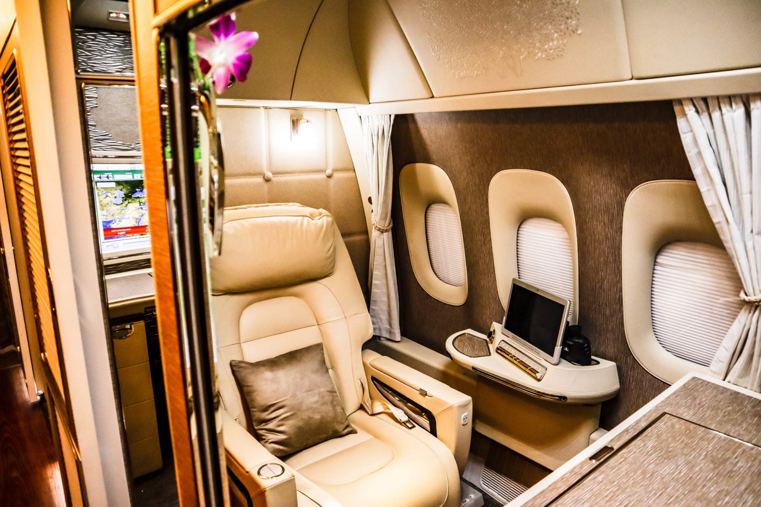 Best Ways To Book Emirates First Class Using Points [Step-by-Step]