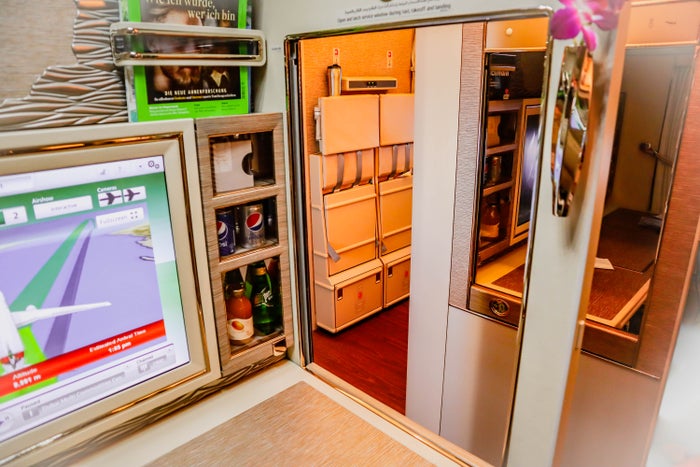 Emirates First Class Game Changer - Service Hatch