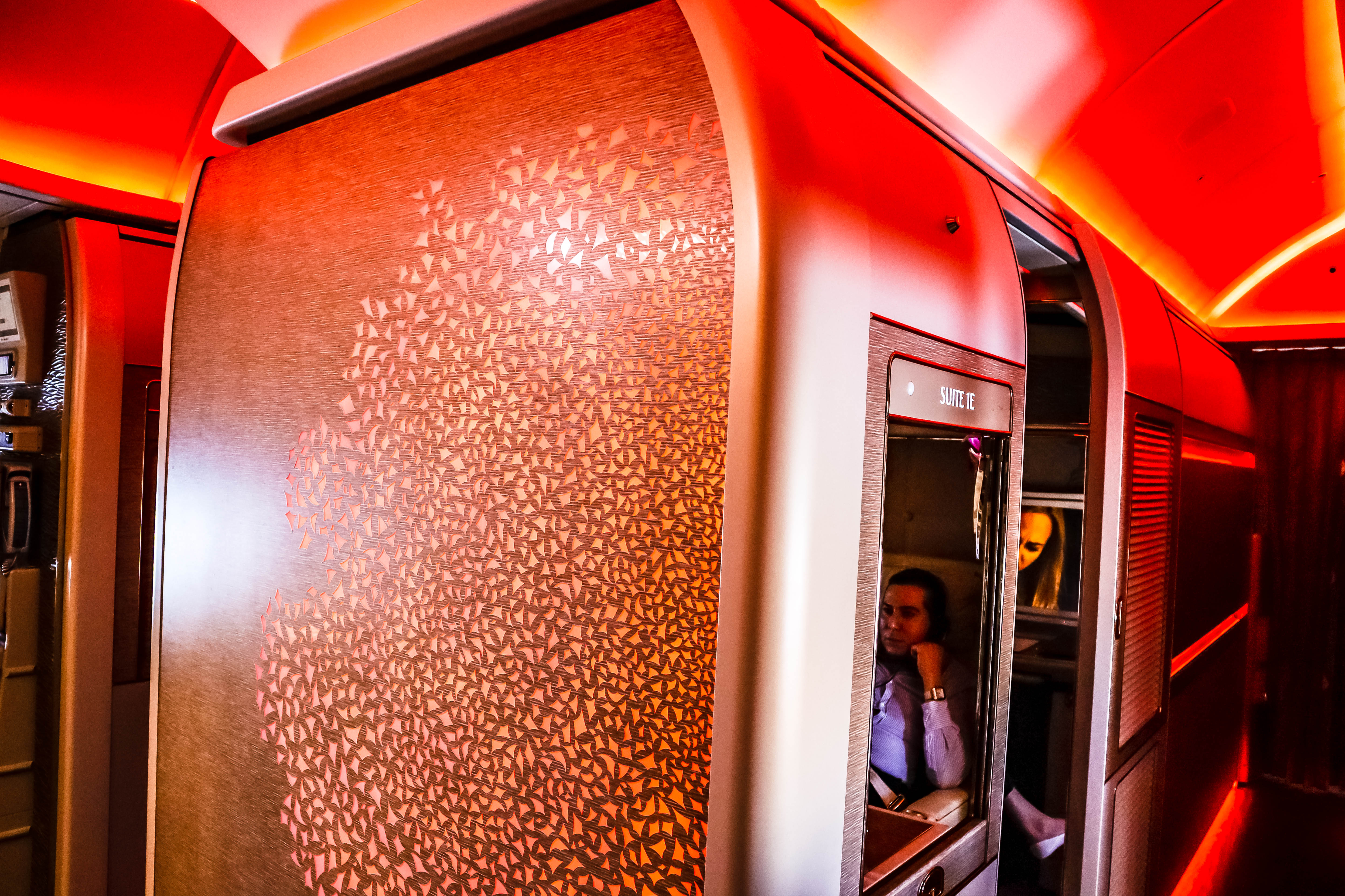 Emirates First Class Game Changer - Middle Suite 1E