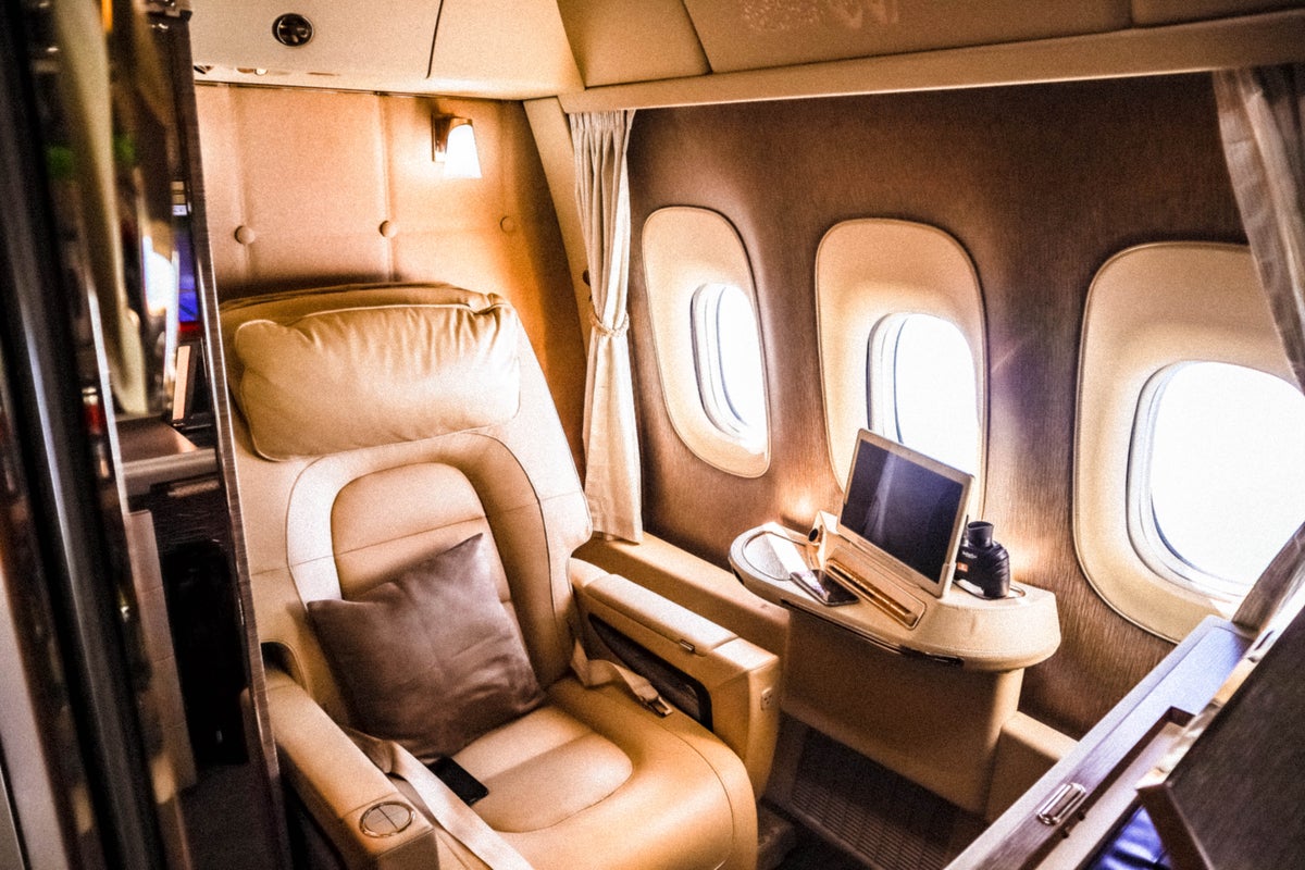 Emirates New Game Changer First Class Suites 777-300ER Review (Dubai to Geneva)