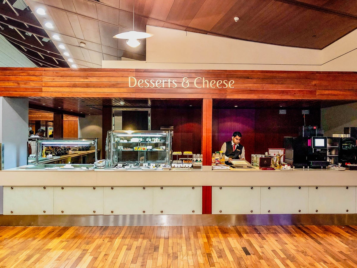 Emirates First Class Lounge - Dessert Station