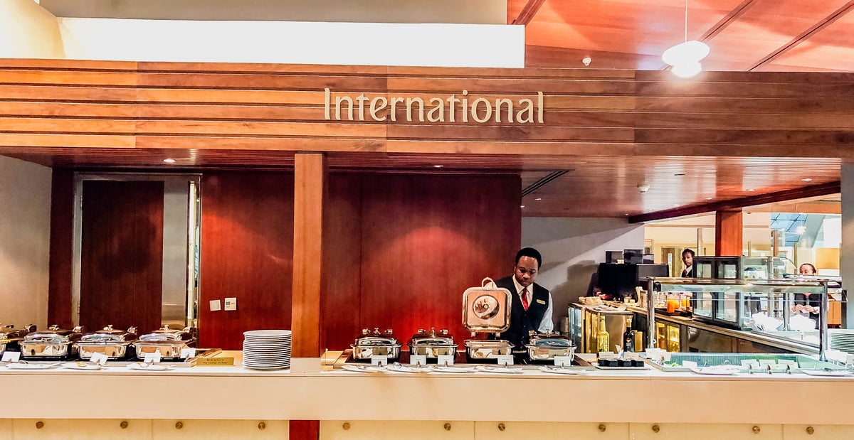 Emirates First Class Lounge - International Station