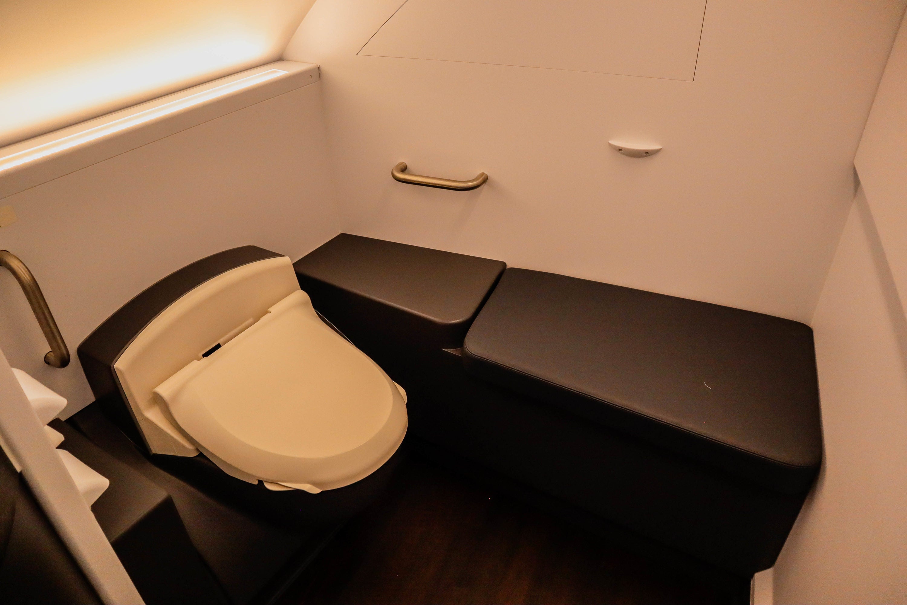 ANA A380 First Class Lavatory
