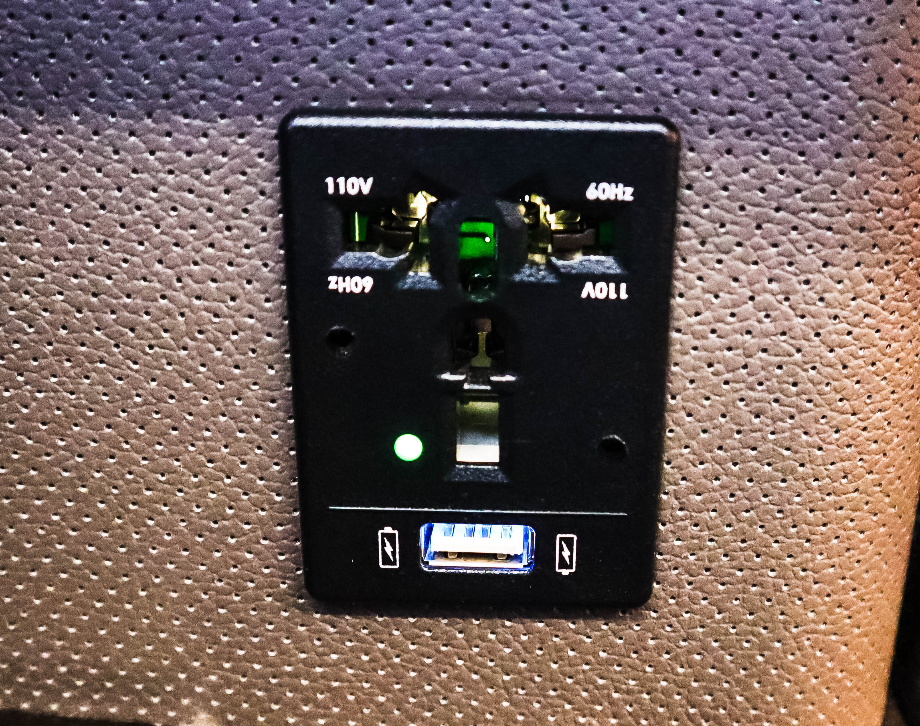 ANA A380 First Class Plug and Power Supply