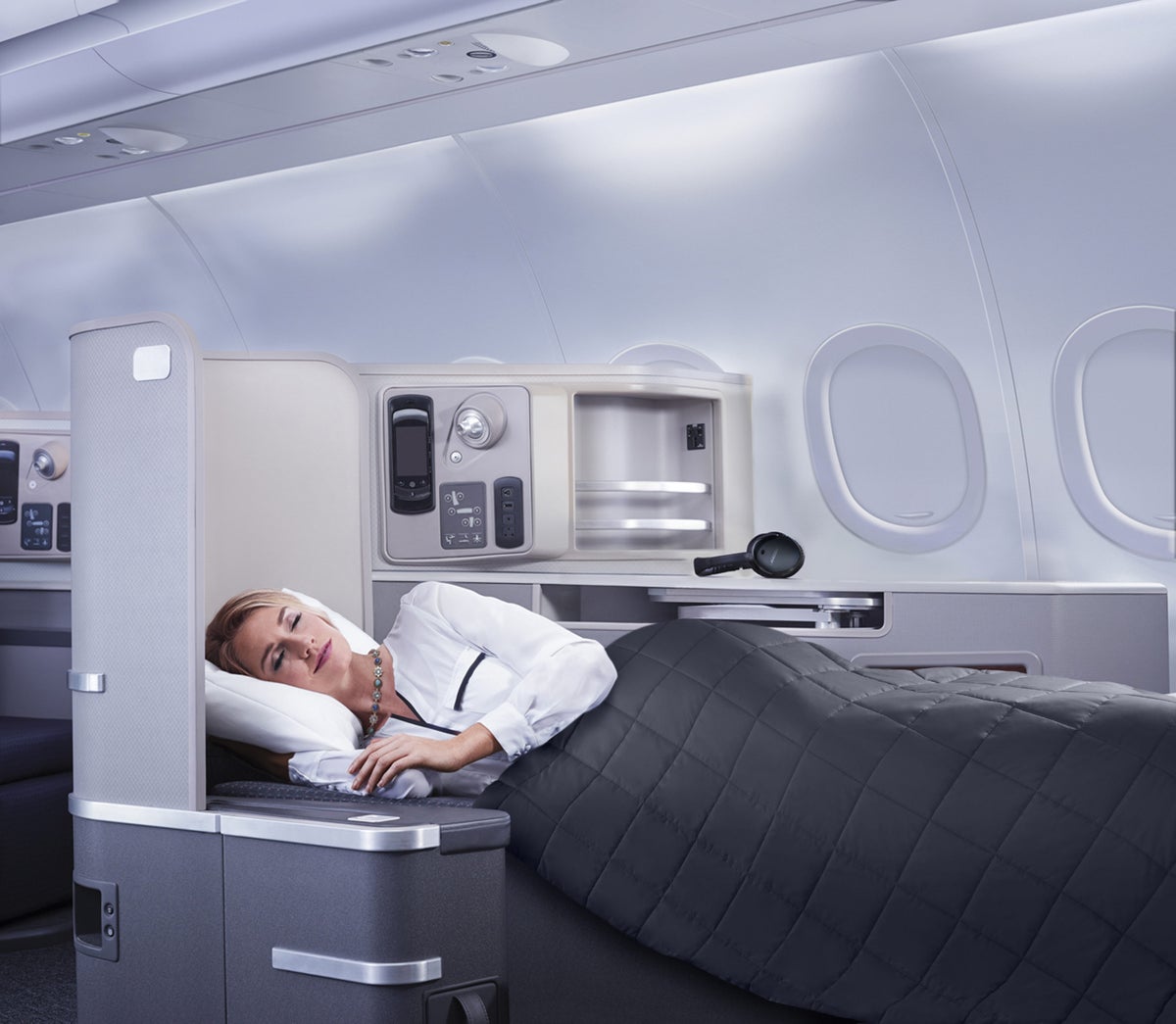 How To Upgrade to Business/First Class on American Airlines Flights