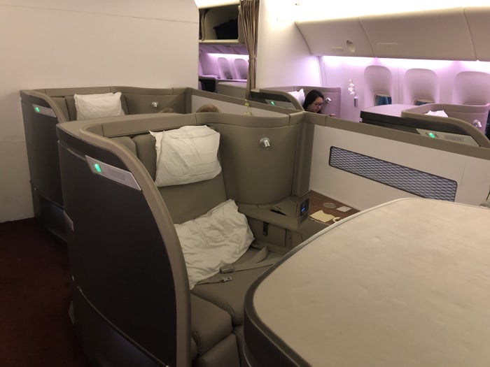 Cathay Pacific 777 First Class Review – Hong Kong to San Francisco [Detailed]