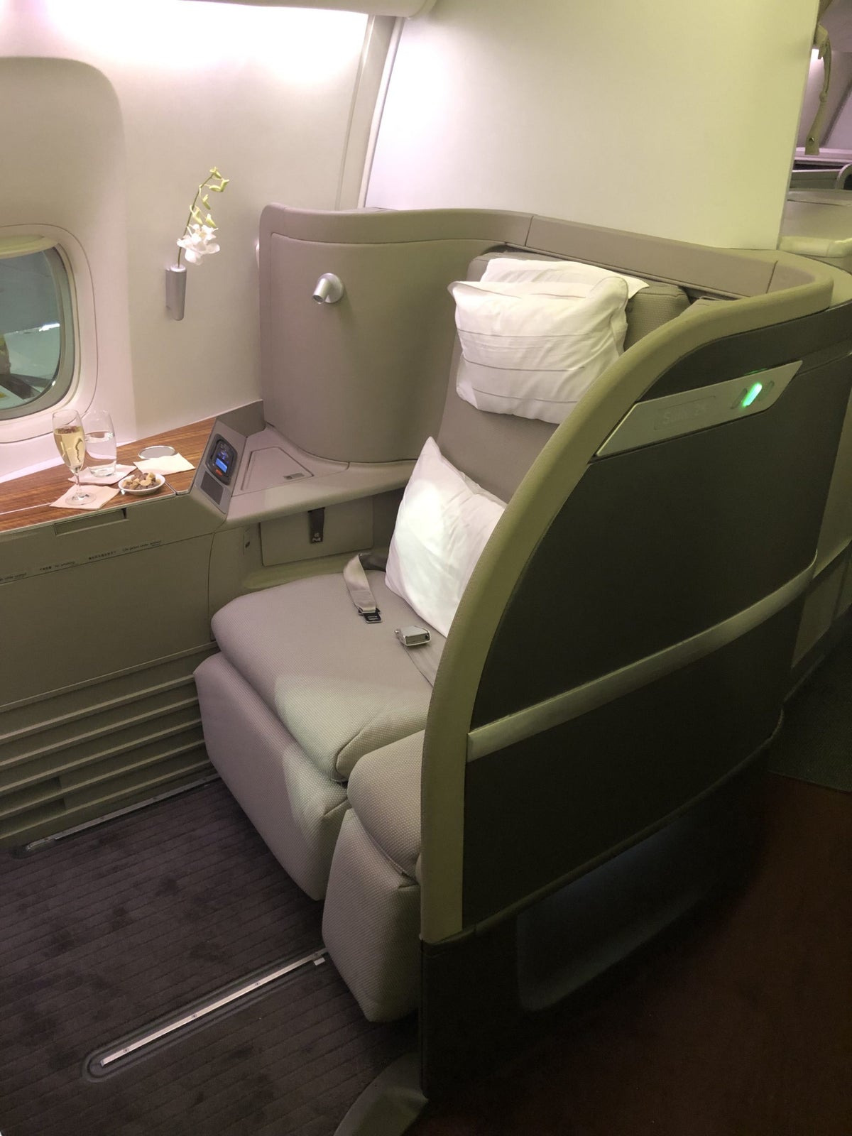 Cathay Pacific 777 first class seat 3