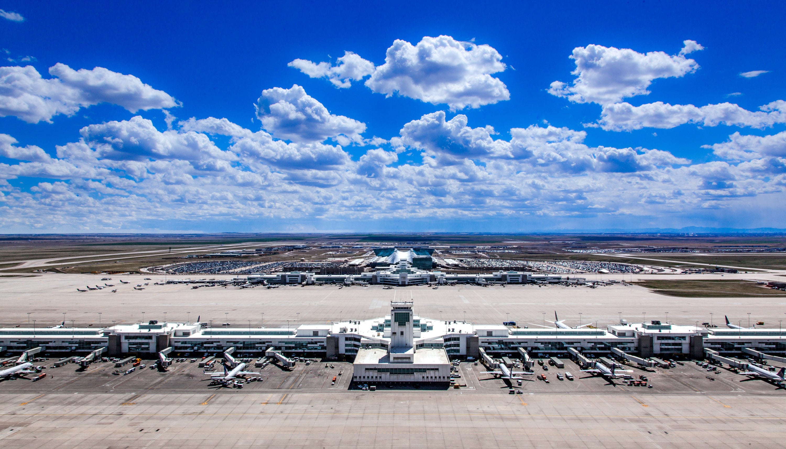 denver international airport runway map