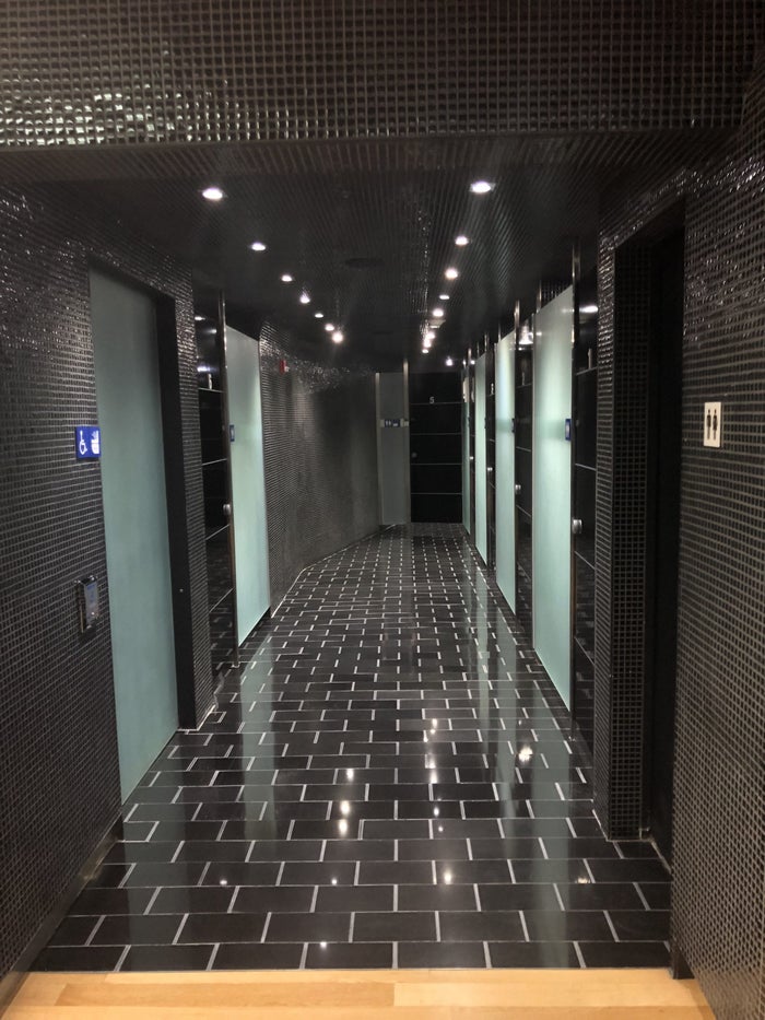 Korean Air business class lounge restrooms