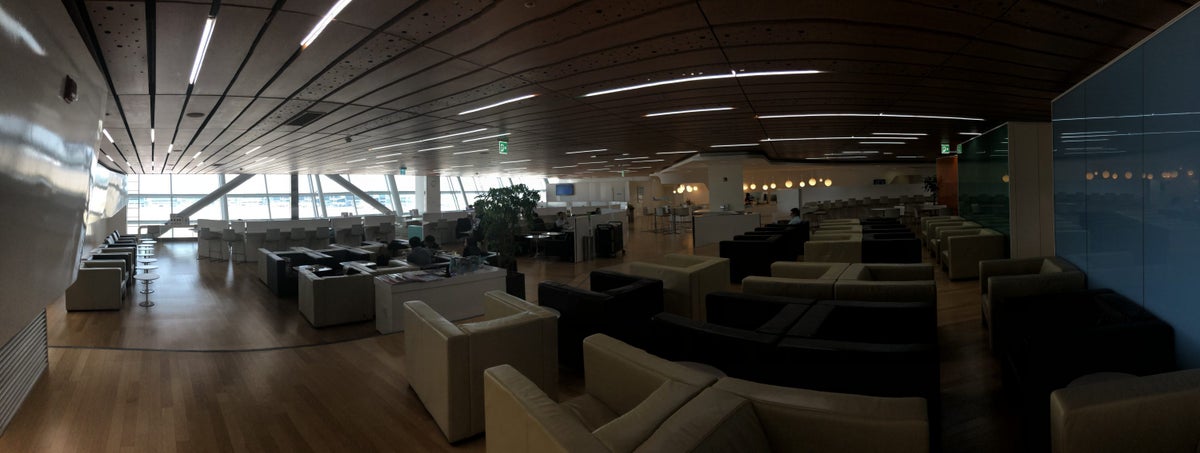 Korean Air Lounge Concourse A at Seoul Incheon Airport seating