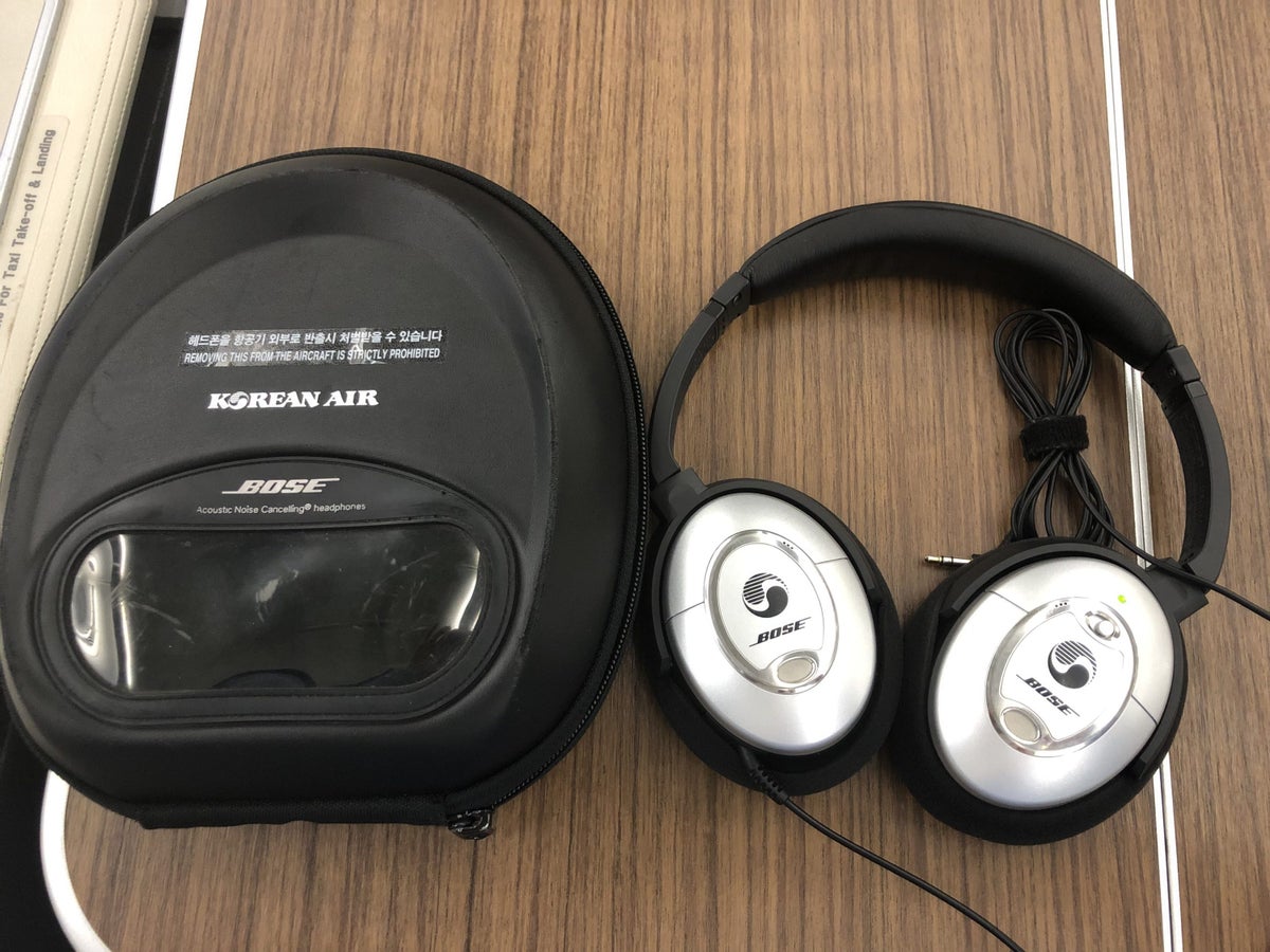 Korean Air first class headphones 2