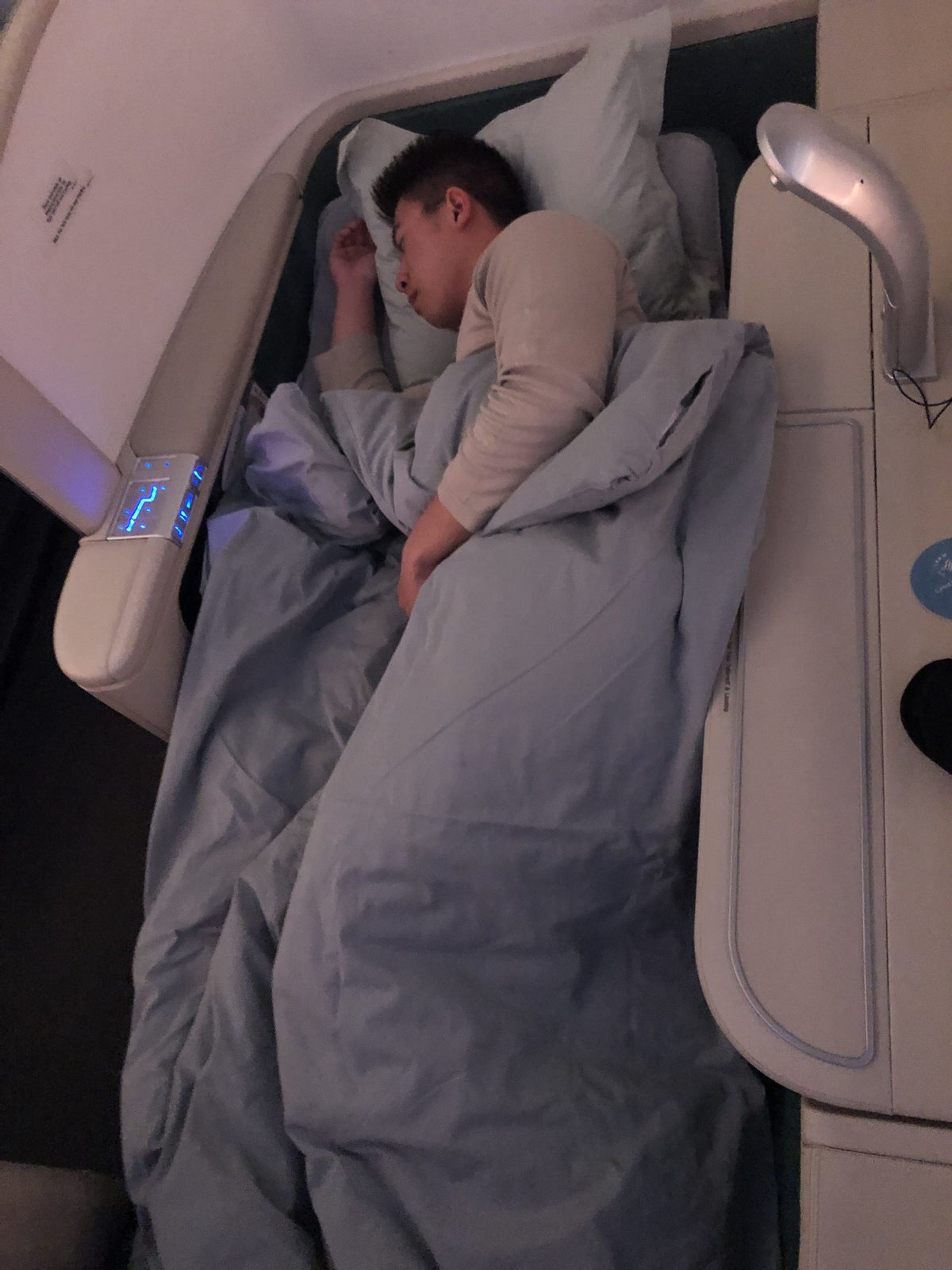 Sleeping in Korean Air first class