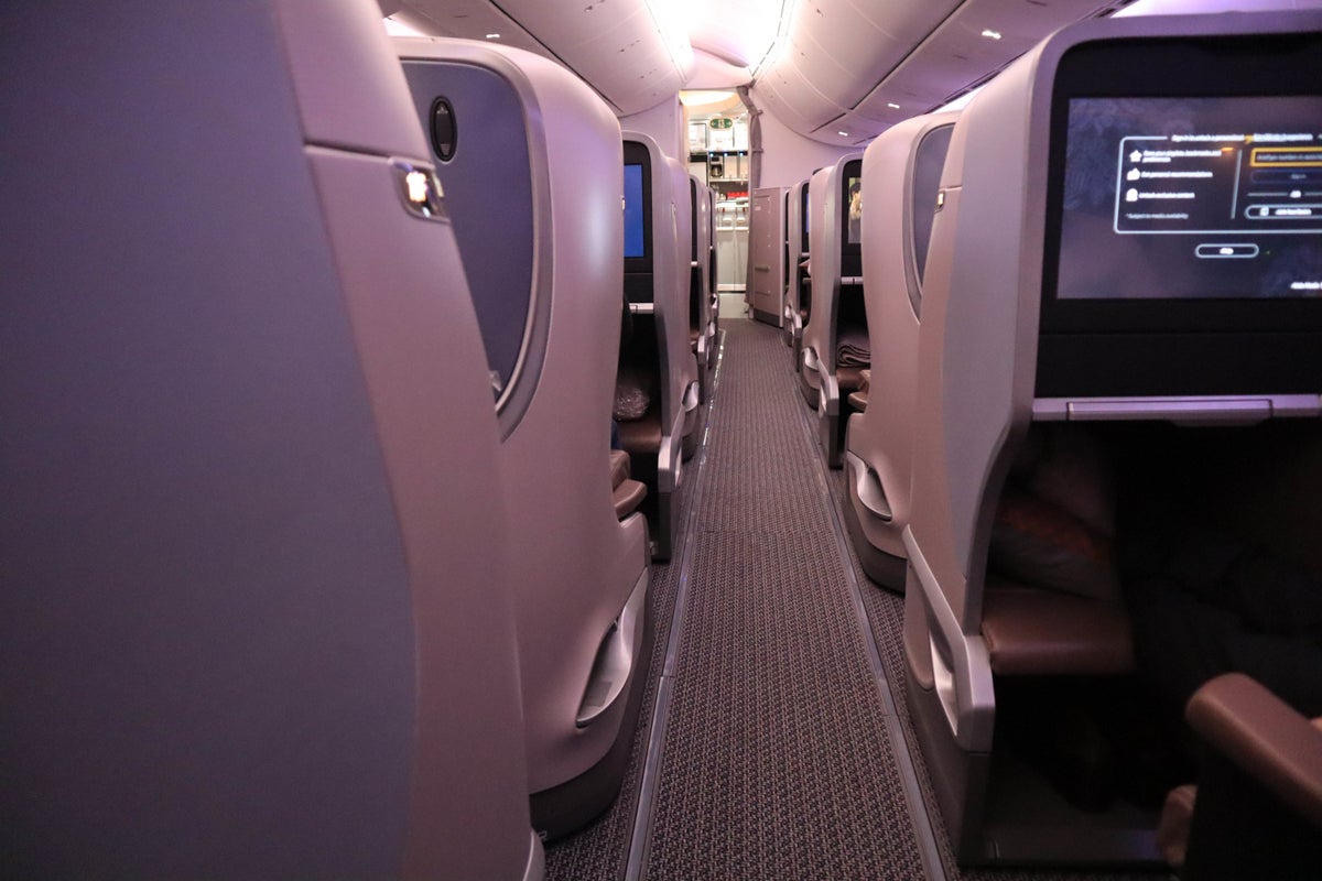 Singapore Airlines B787-10 Regional Business Class Cabin