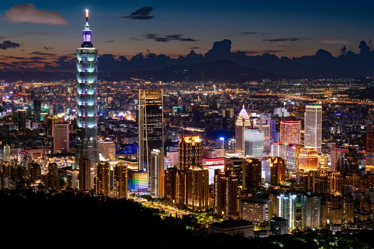 The Best Ways To Fly to Taiwan With Points and Miles [2023]