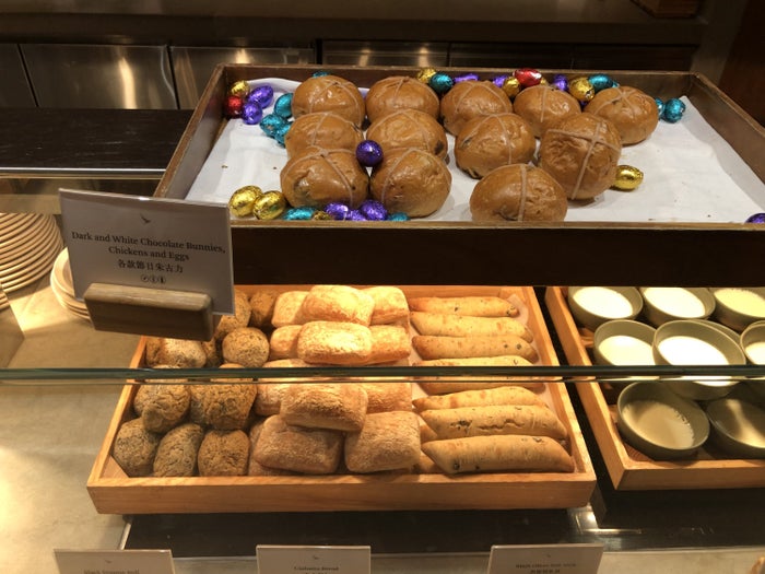 The Pier, Business at Hong Kong International Airport bread selection 2
