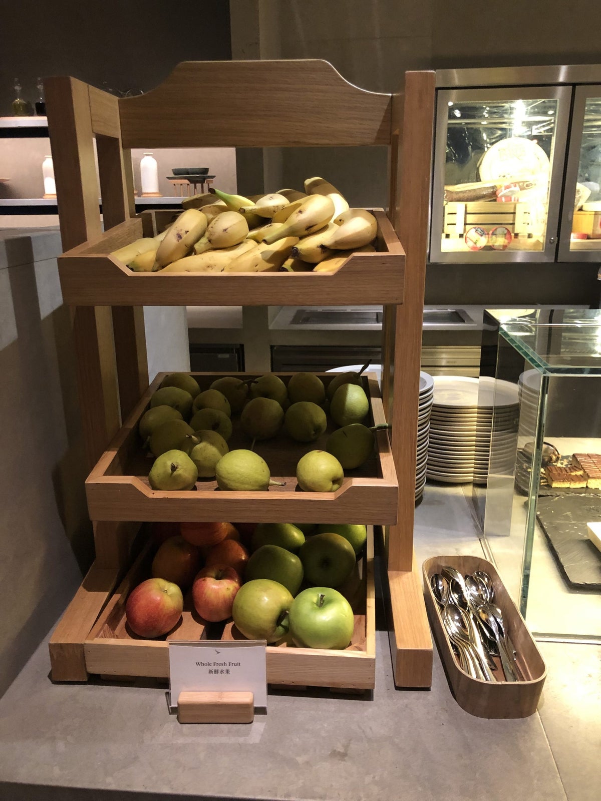 The Pier, Business at Hong Kong International Airport fresh fruit continued