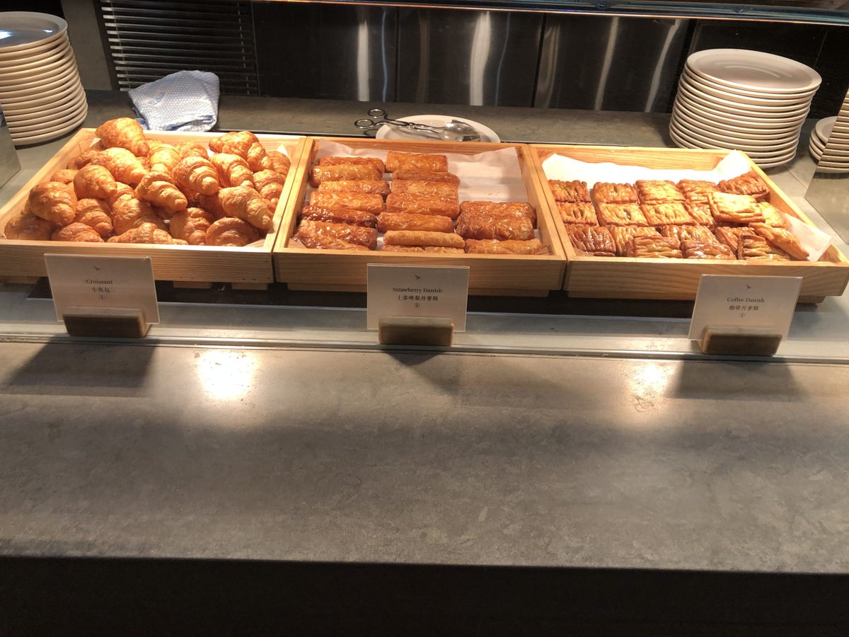 The Pier, Business at Hong Kong International Airport fresh pastries