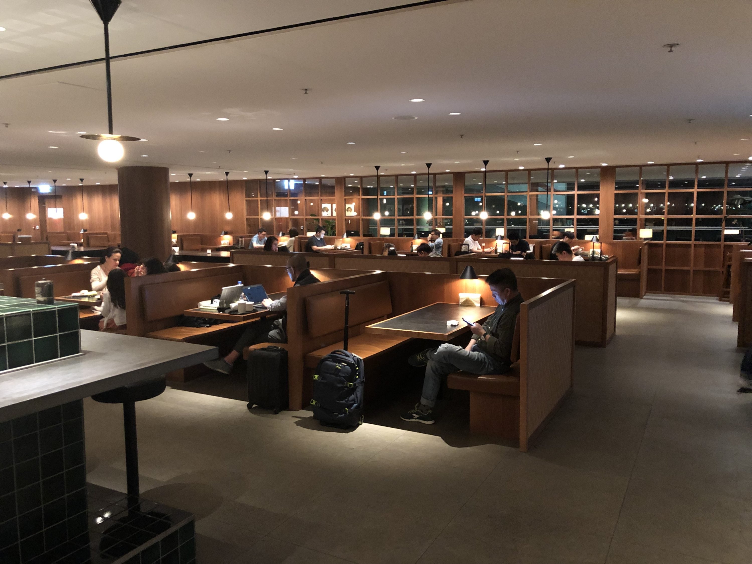 The Pier, Business at Hong Kong International Airport noodle bar seating continued