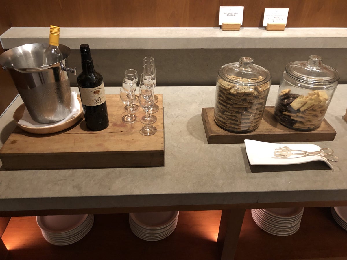 The Pier, First at Hong Kong International Airport wines and cookies