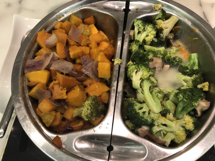 The Wing, Business at Hong Kong International Airport hot food 3