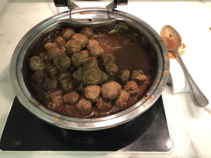 The Wing, Business at Hong Kong International Airport hot food