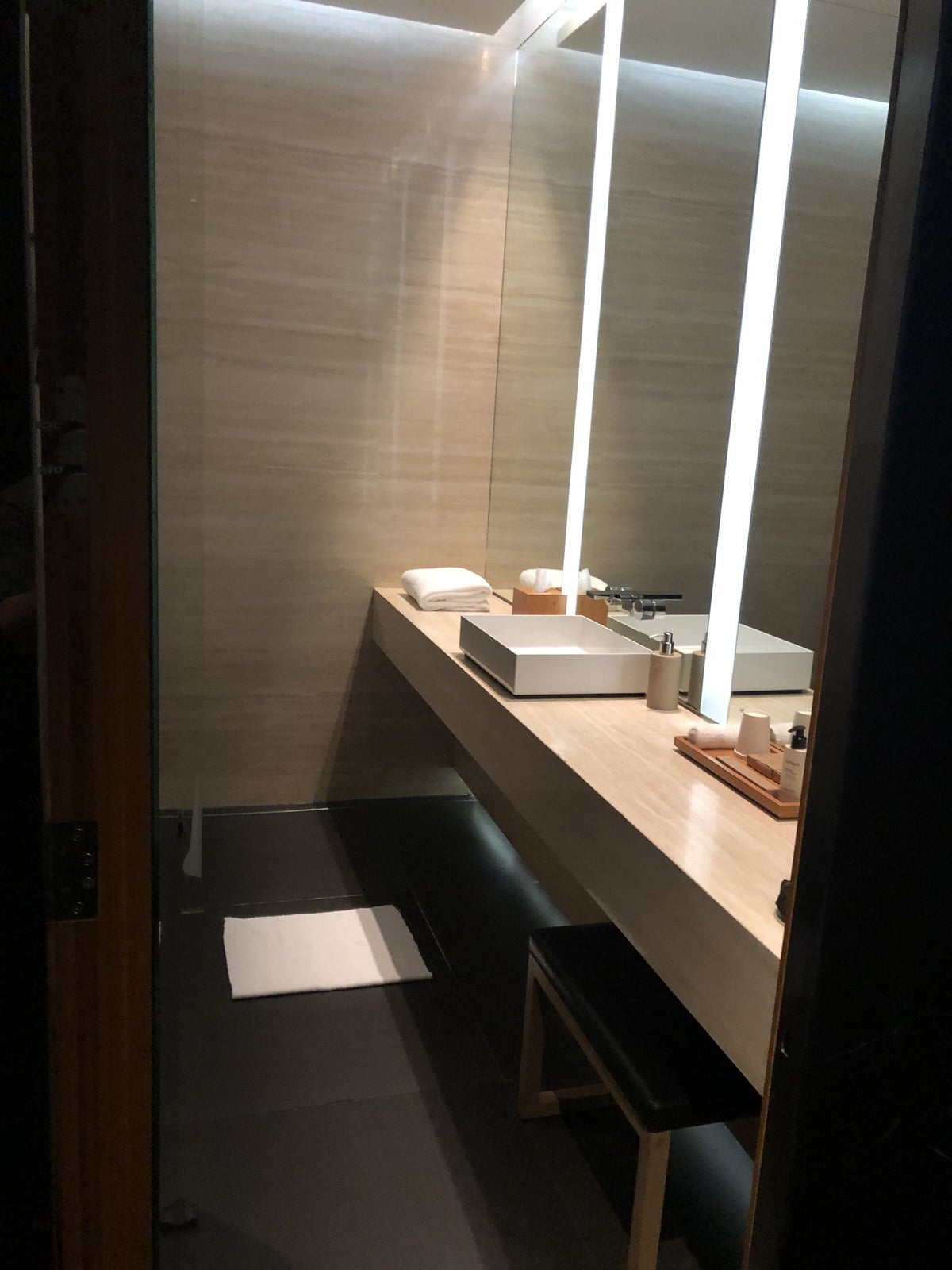 The Wing, First at Hong Kong International Airport shower suites