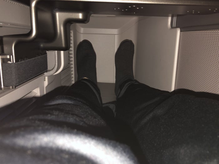 United Polaris 787-10 footwell 3