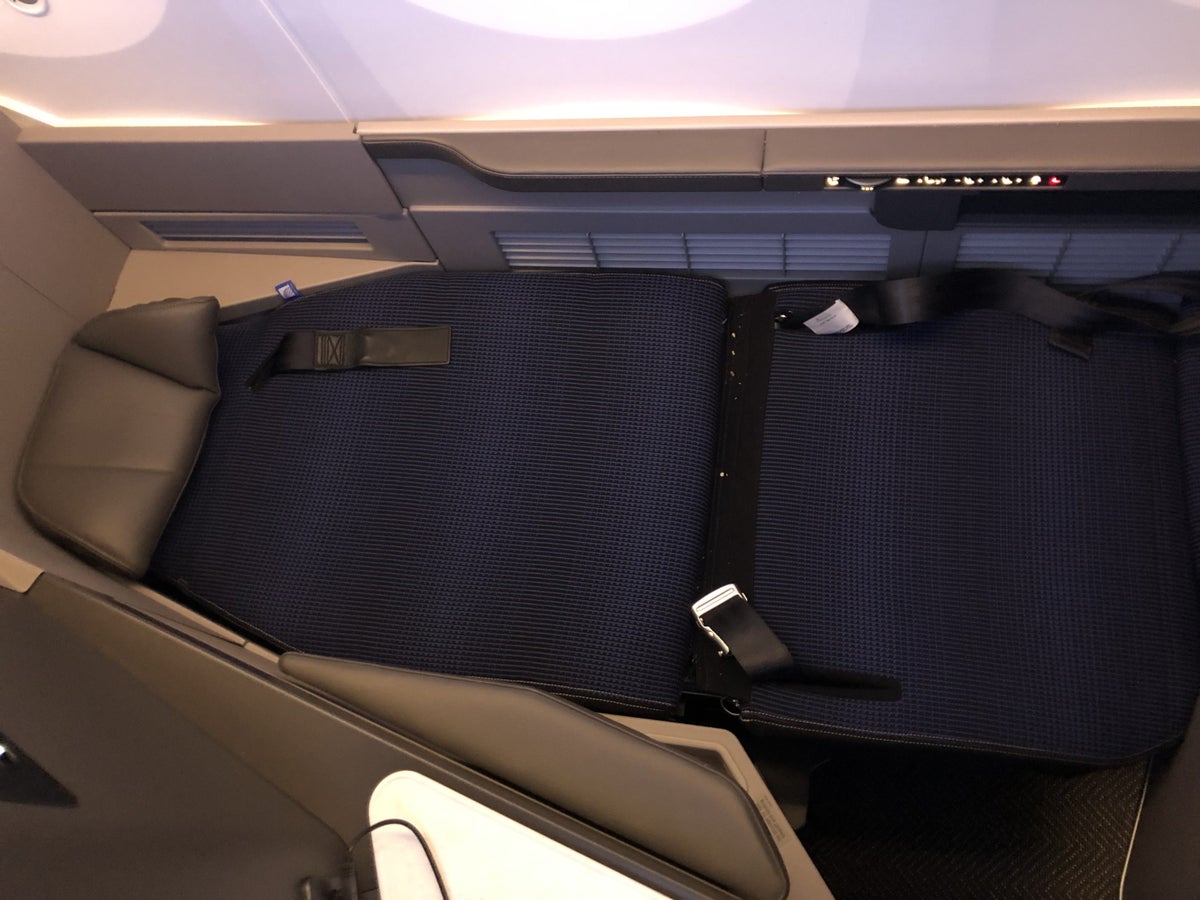 United Polaris 787-10 seat fully flat