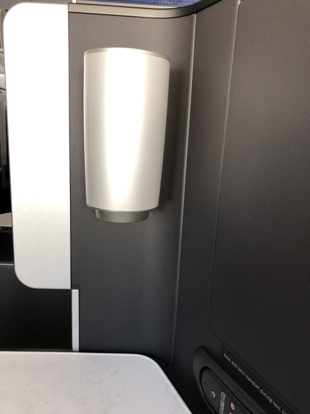 United Polaris 787-10 seat lamp