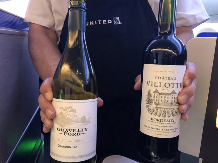 United Polaris 787-10 wine selection