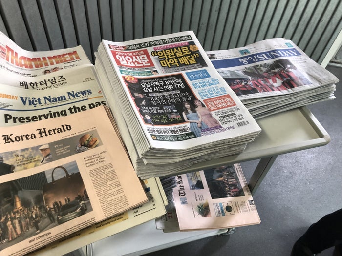 Vietnam Airlines 787-9 Newspapers Pre-Flight