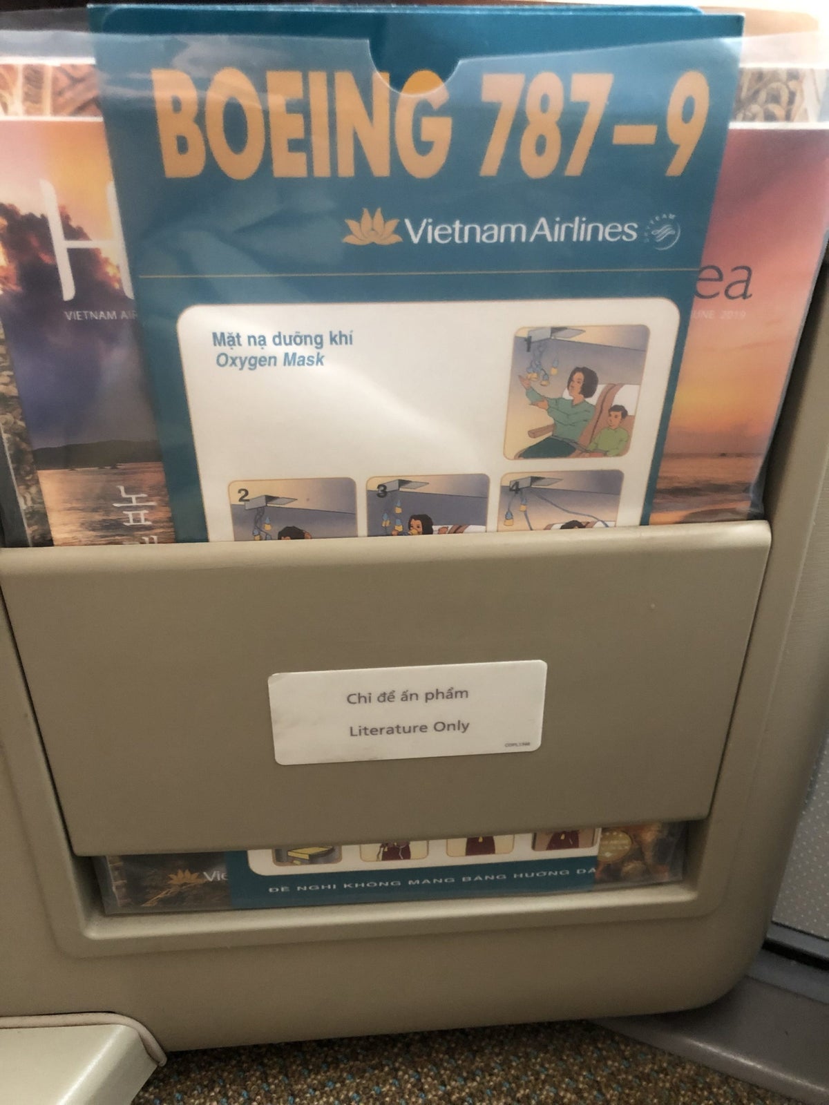 Vietnam Airlines 787-9 business class literature storage